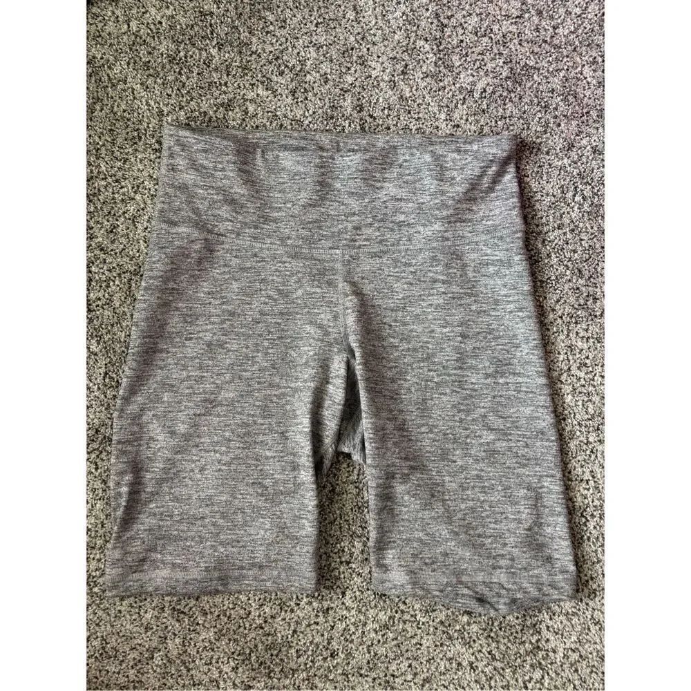 ❤️Old Navy Active High Rise Biker Shorts